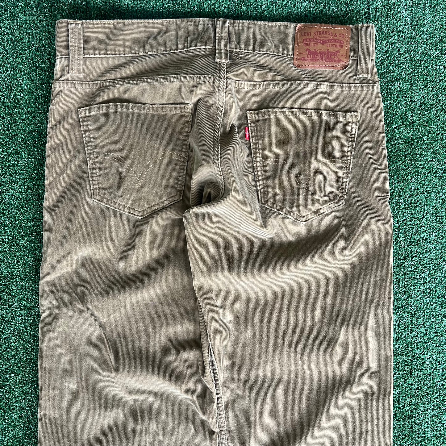 Y2K Levi's 549 Loose Baggy Straight Brown Corduroy Pants - 37x31.5 19" Opening