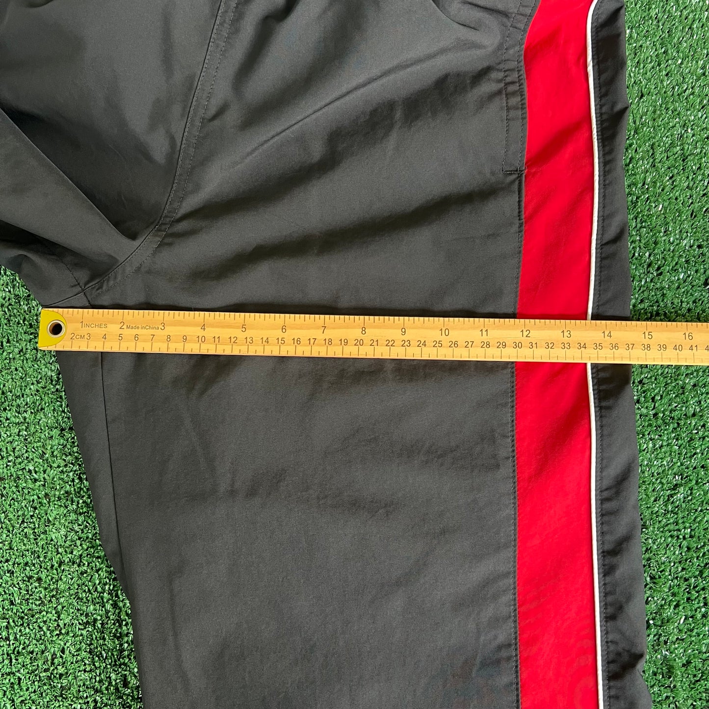 Y2K Nike Black Red Stripe Baggy Track Pants - Large 31x31"