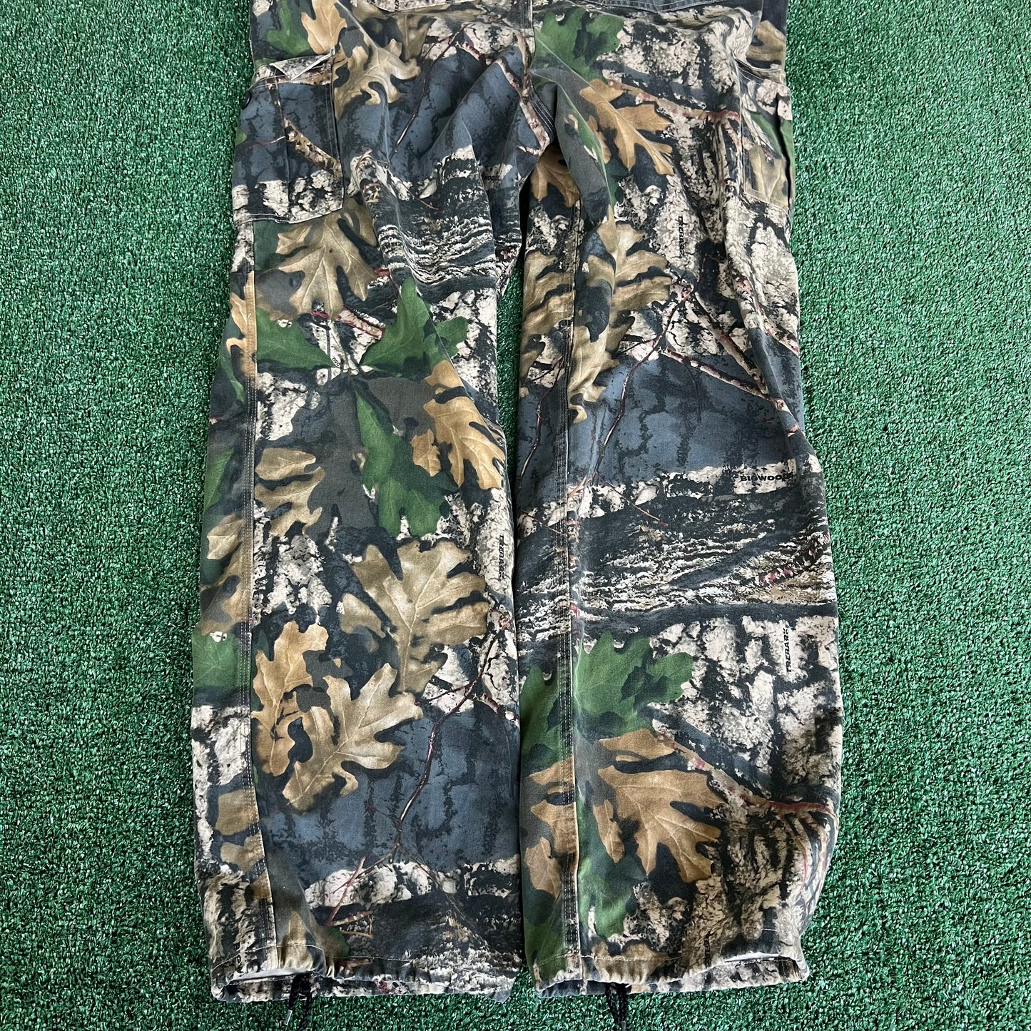 Y2K Jerzees Outdoors Camouflage Unlined Cargo Bib Overalls - 39x31.75"