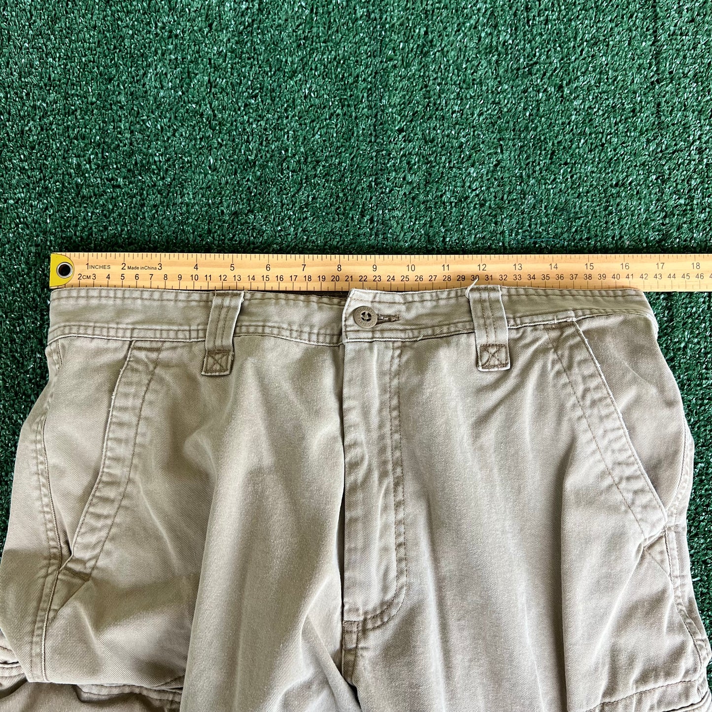 Y2K Old Navy Baggy Cargo Khaki Pants - 32x31.25" 18" Openings