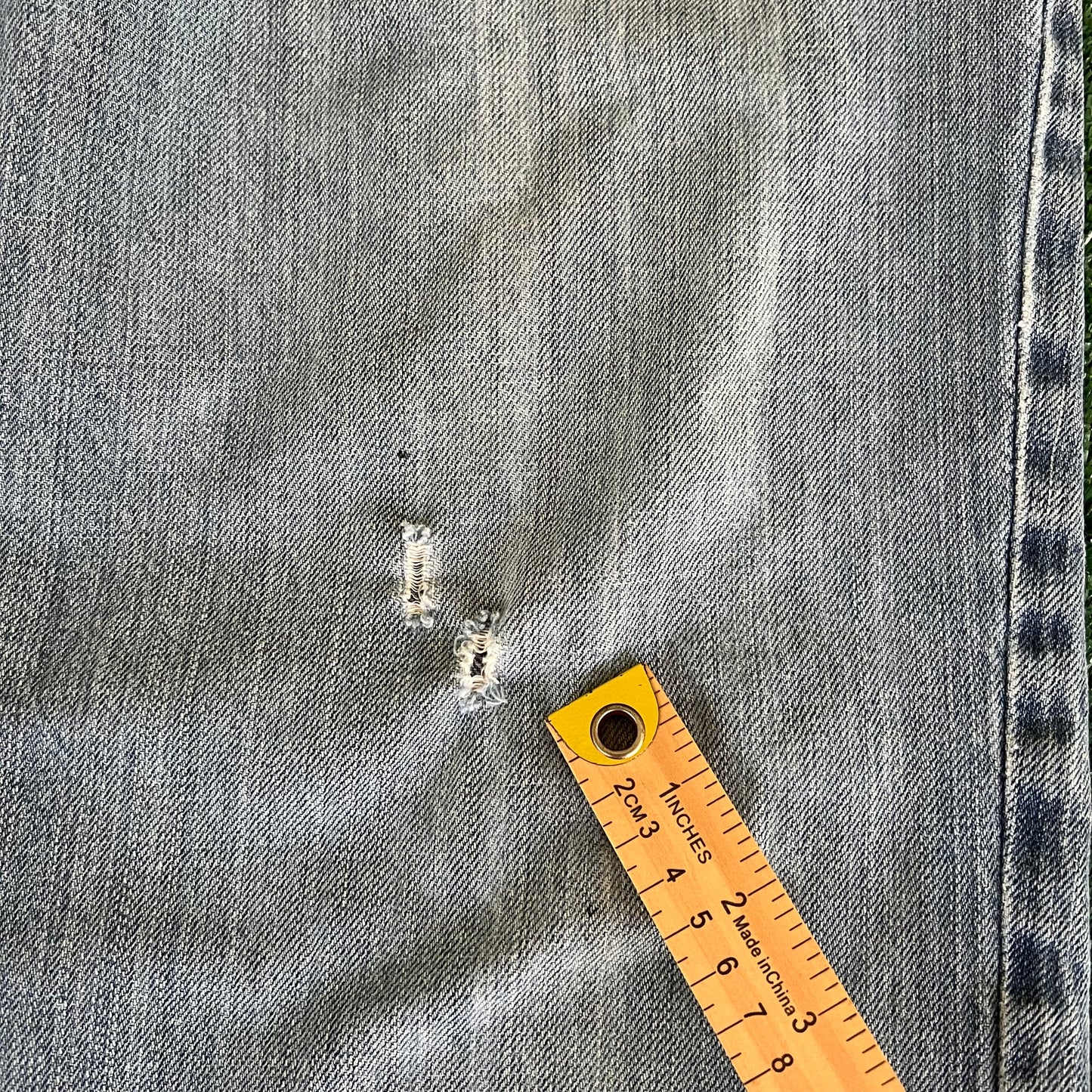 Y2K Old Navy Baggy Straight Distressed Light Wash Blue Jeans - 33x29 19.5" Openings