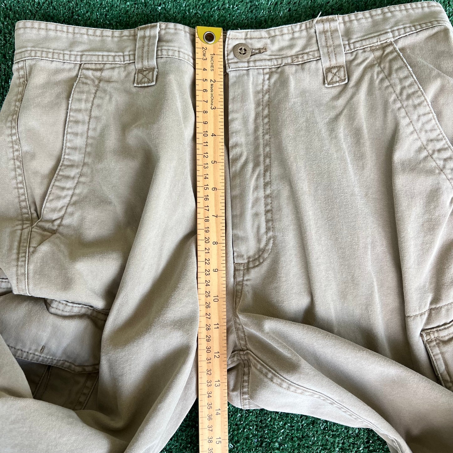 Y2K Old Navy Baggy Cargo Khaki Pants - 32x31.25" 18" Openings