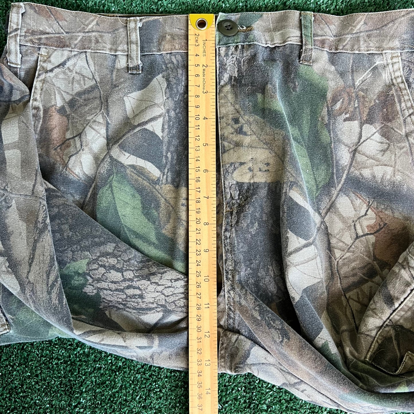 Y2K Ranger Realtree Camouflage Straight Leg Cargo Pants - Medium 33x30.5"