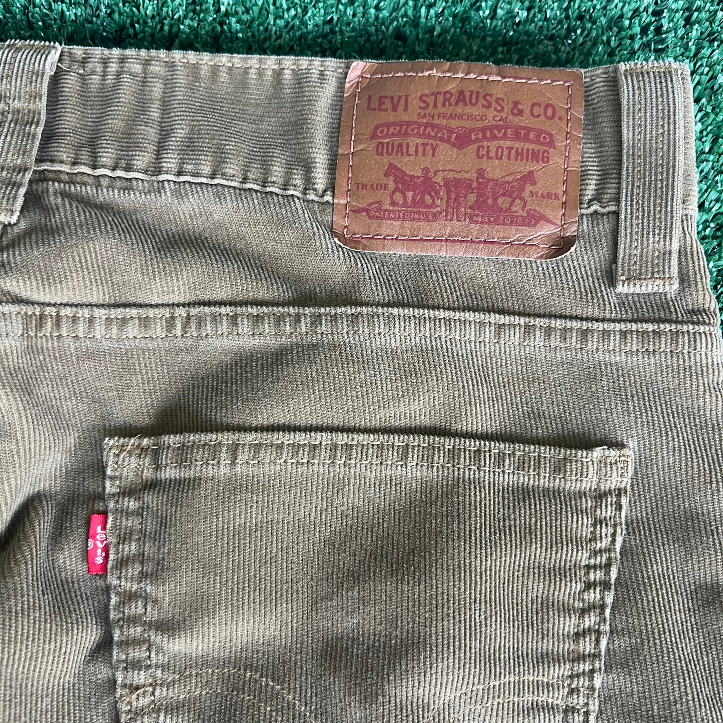 Y2K Levi's 549 Loose Baggy Straight Brown Corduroy Pants - 37x31.5 19" Opening