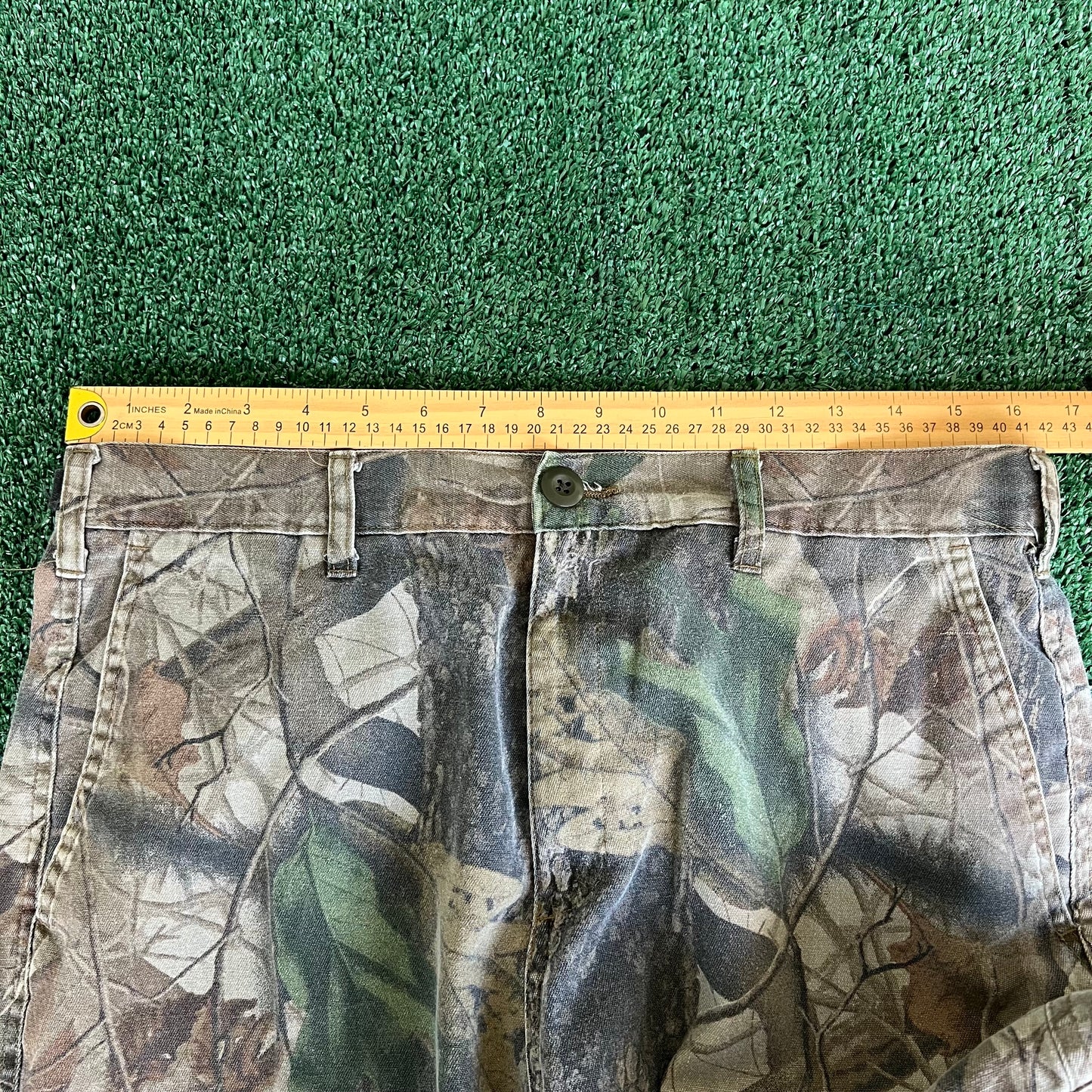 Y2K Ranger Realtree Camouflage Straight Leg Cargo Pants - Medium 33x30.5"