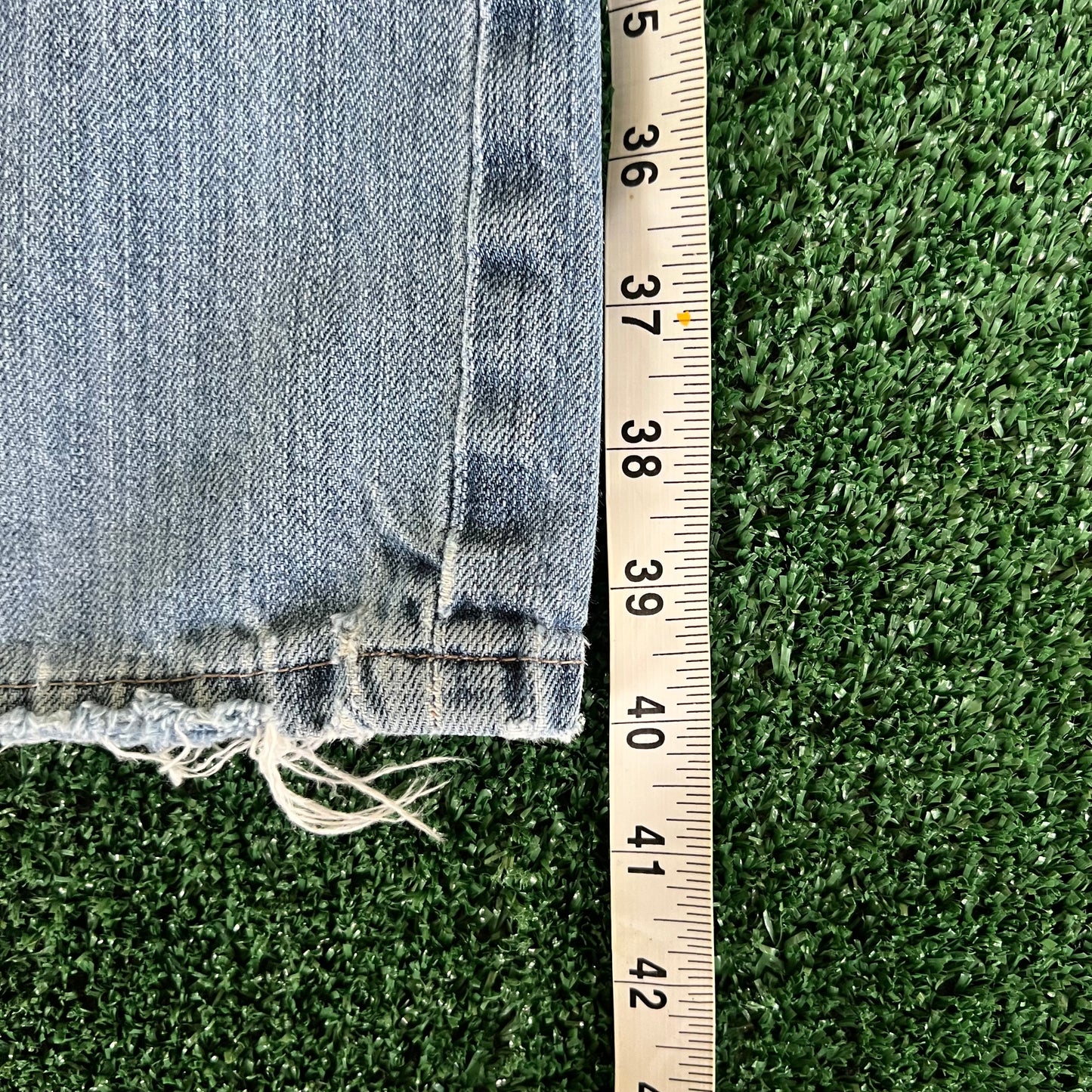 Y2K Old Navy Baggy Straight Distressed Light Wash Blue Jeans - 33x29 19.5" Openings