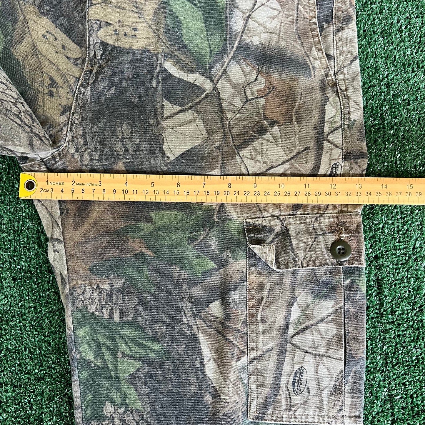 Y2K Ranger Realtree Camouflage Straight Leg Cargo Pants - Medium 33x30.5"