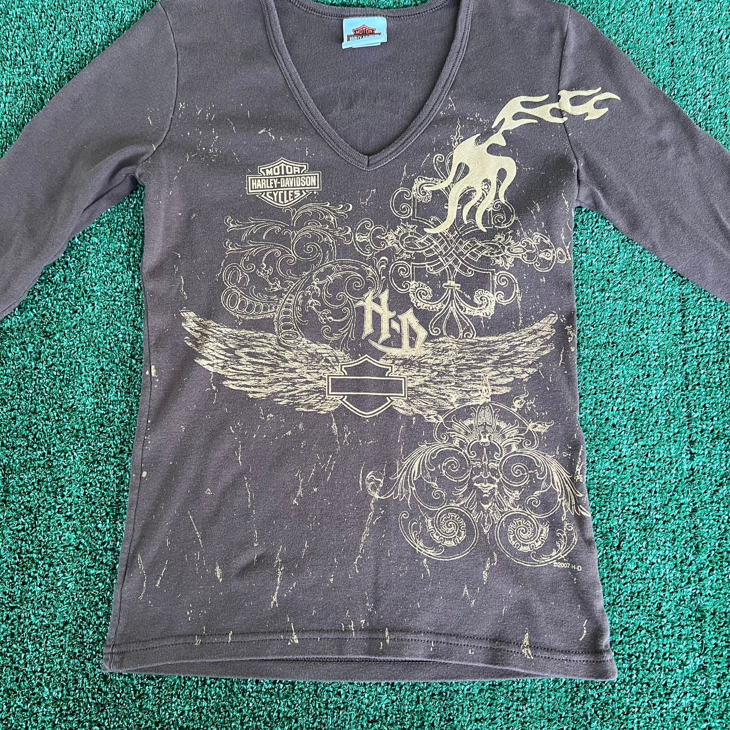 Women's Y2K Harley-Davidson Brown Gold Tribal V-Neck Long Sleeve T-Shirt - Medium